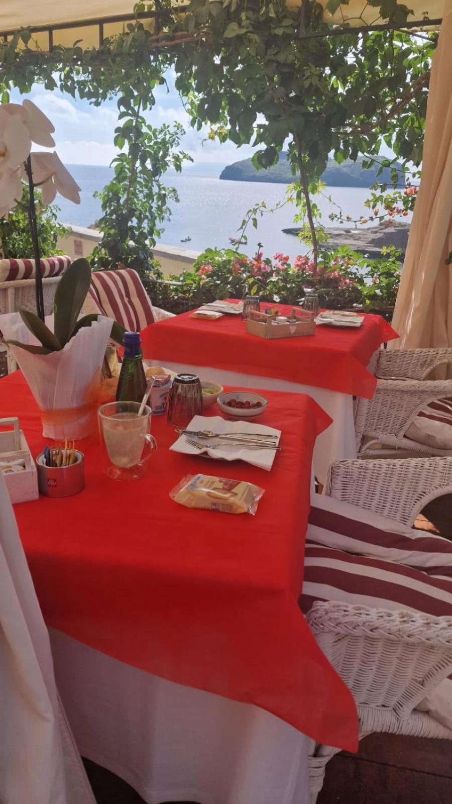 ונטוטנה Hotel Villa Iulia מראה חיצוני תמונה