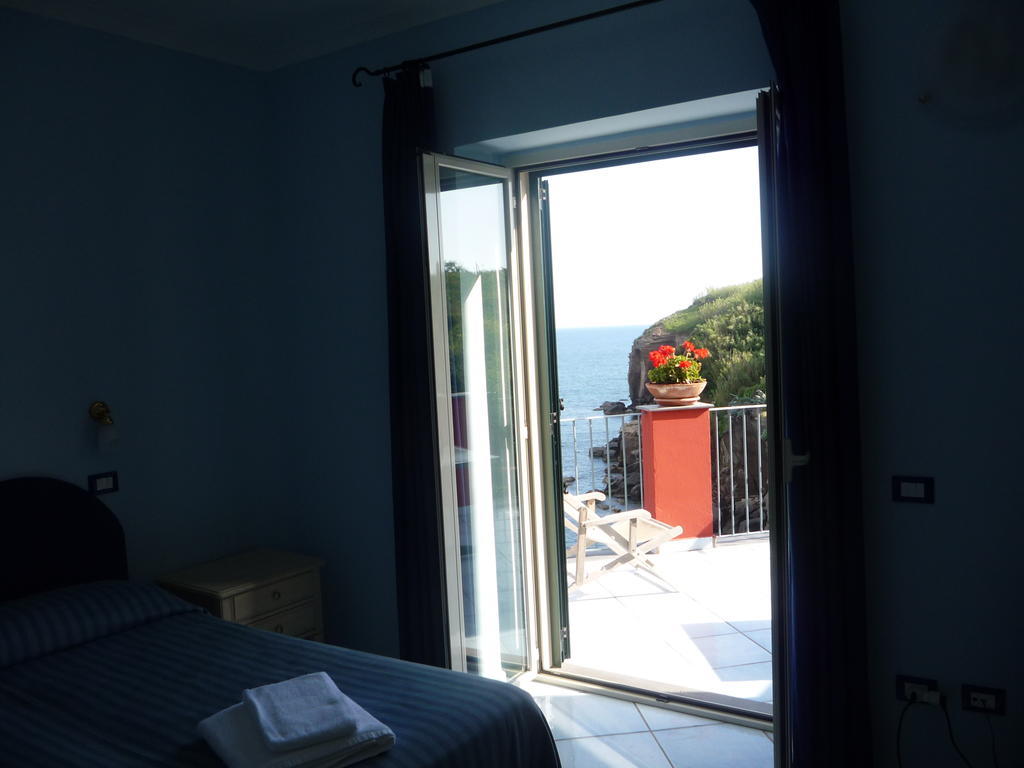 ונטוטנה Hotel Villa Iulia חדר תמונה