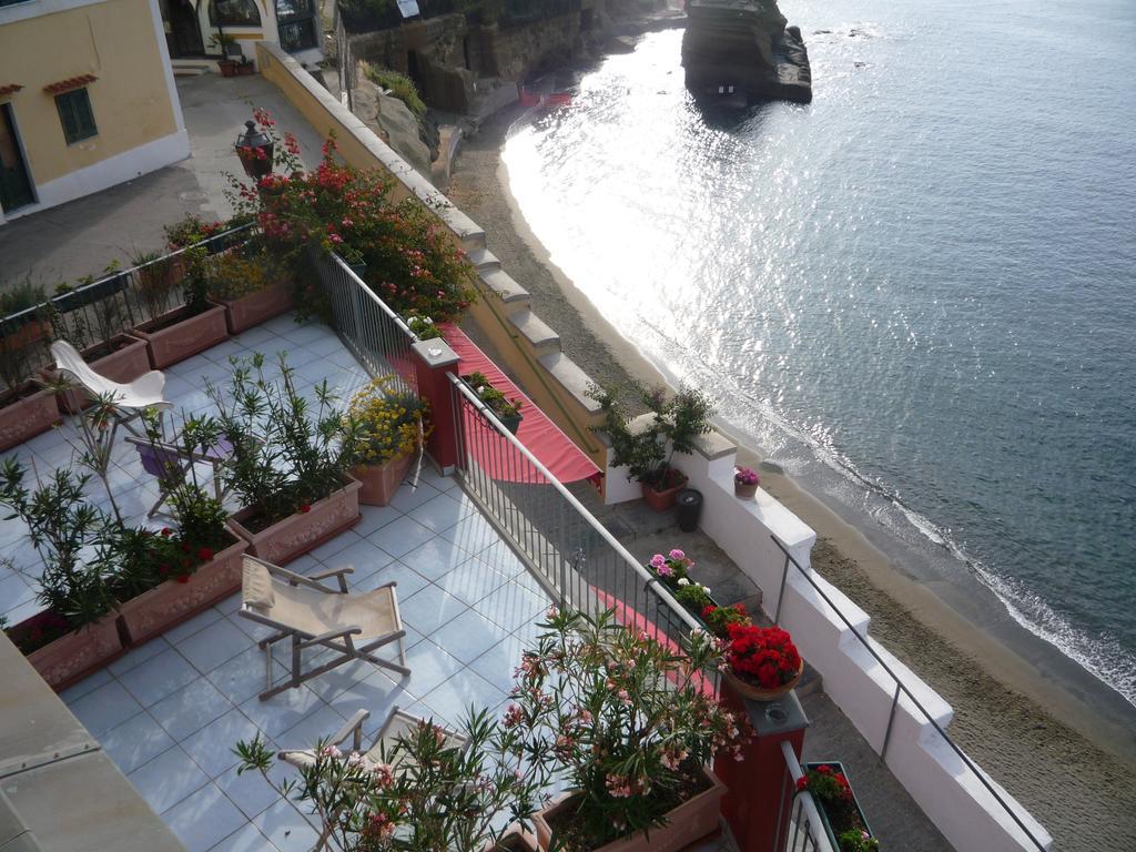 ונטוטנה Hotel Villa Iulia מראה חיצוני תמונה