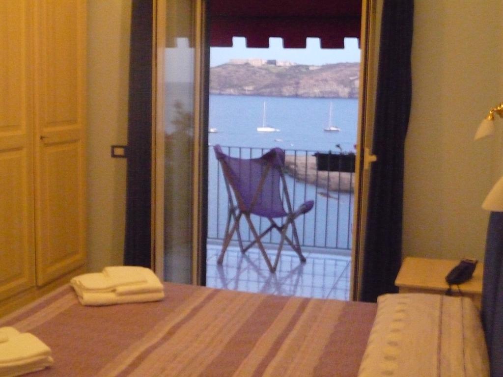 ונטוטנה Hotel Villa Iulia מראה חיצוני תמונה