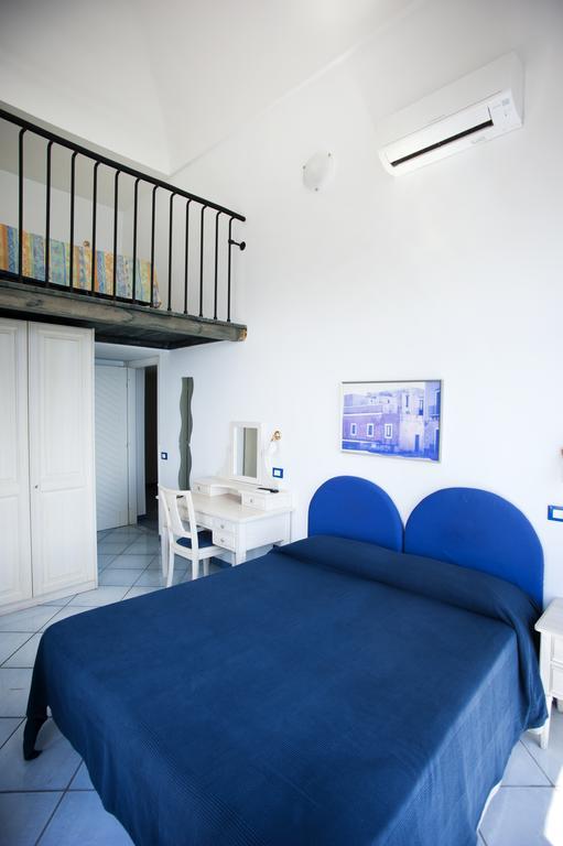 ונטוטנה Hotel Villa Iulia מראה חיצוני תמונה